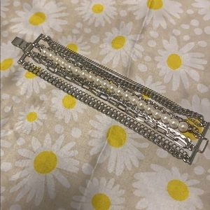 Multilayered clasp bracelet w chains & faux pearl